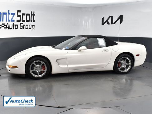 Used 2002 Chevrolet Corvette Convertible w/ Preferred Equipment Group2 RWD image 2