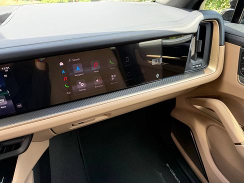 New 2026 Porsche Cayenne Turbo AWD/4WD image 26