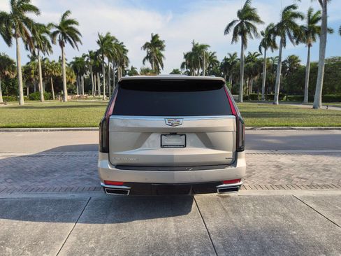 Used 2021 Cadillac Escalade ESV Premium Luxury w/ Performance Package RWD image 18