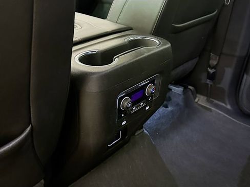 Used 2022 Chevrolet Suburban RST w/ Luxury Package AWD/4WD image 29