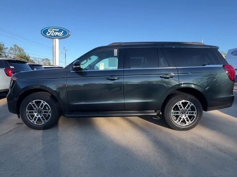 New 2026 Ford Expedition Active image 3