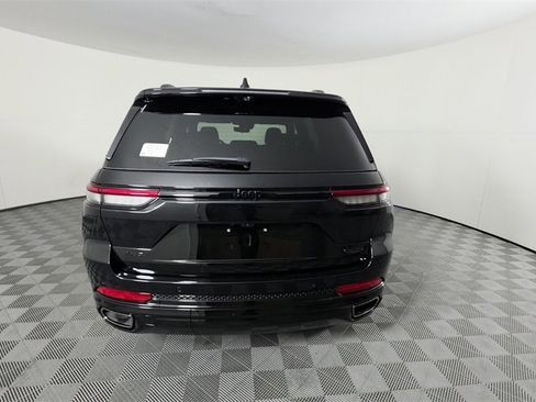 New 2025 Jeep Grand Cherokee Summit image 5