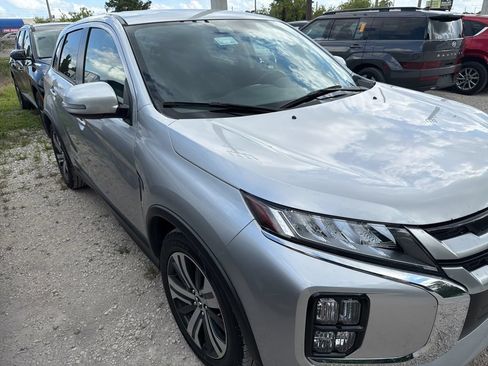 Used 2025 Mitsubishi Outlander Sport SE AWD/4WD image 9