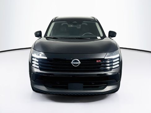 Used 2025 Nissan Kicks SR AWD/4WD image 2