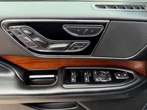 Used 2019 Lincoln Navigator L Reserve AWD/4WD image 13