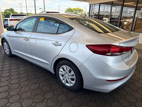 Used 2017 Hyundai Elantra SE w/ Cargo Package FWD image 8