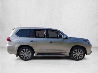 Used 2017 Lexus LX 570 4WD video 2