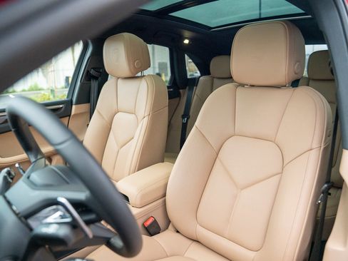 New 2026 Porsche Macan S image 5