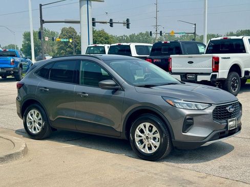 New 2025 Ford Escape Active image 6