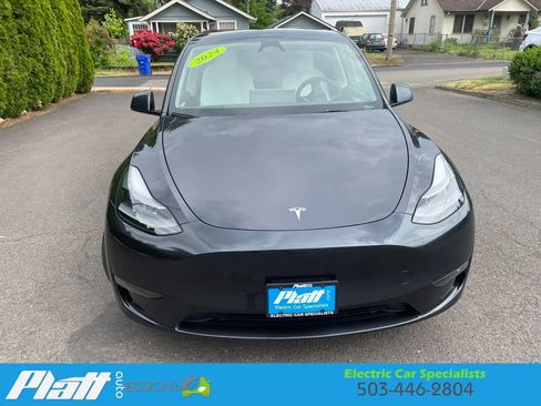 Used 2024 Tesla Model Y Long Range AWD/4WD image 18