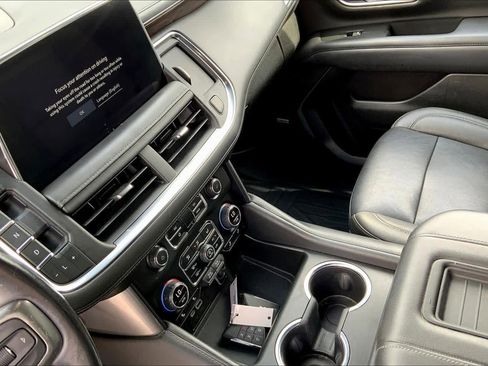 Used 2022 Chevrolet Tahoe Z71 w/ Z71 Off-Road Package image 16