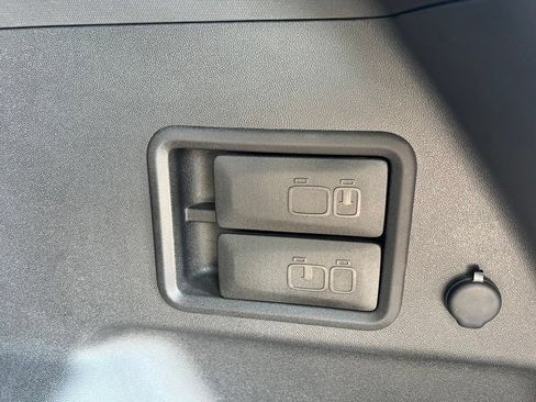 Used 2020 Chevrolet Equinox LT AWD/4WD image 25