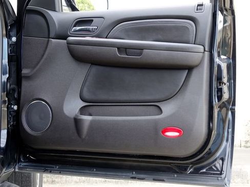 Used 2007 Cadillac Escalade 2WD w/ Information Package image 27