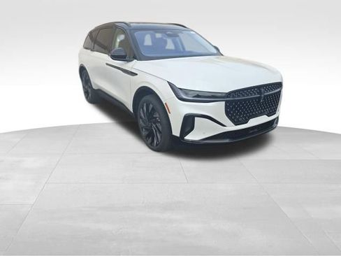 New 2026 Lincoln Nautilus Reserve w/ Jet Appearance Package image 8