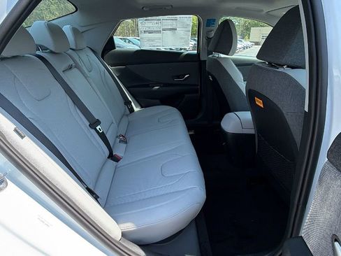 New 2026 Hyundai Elantra Limited FWD image 17