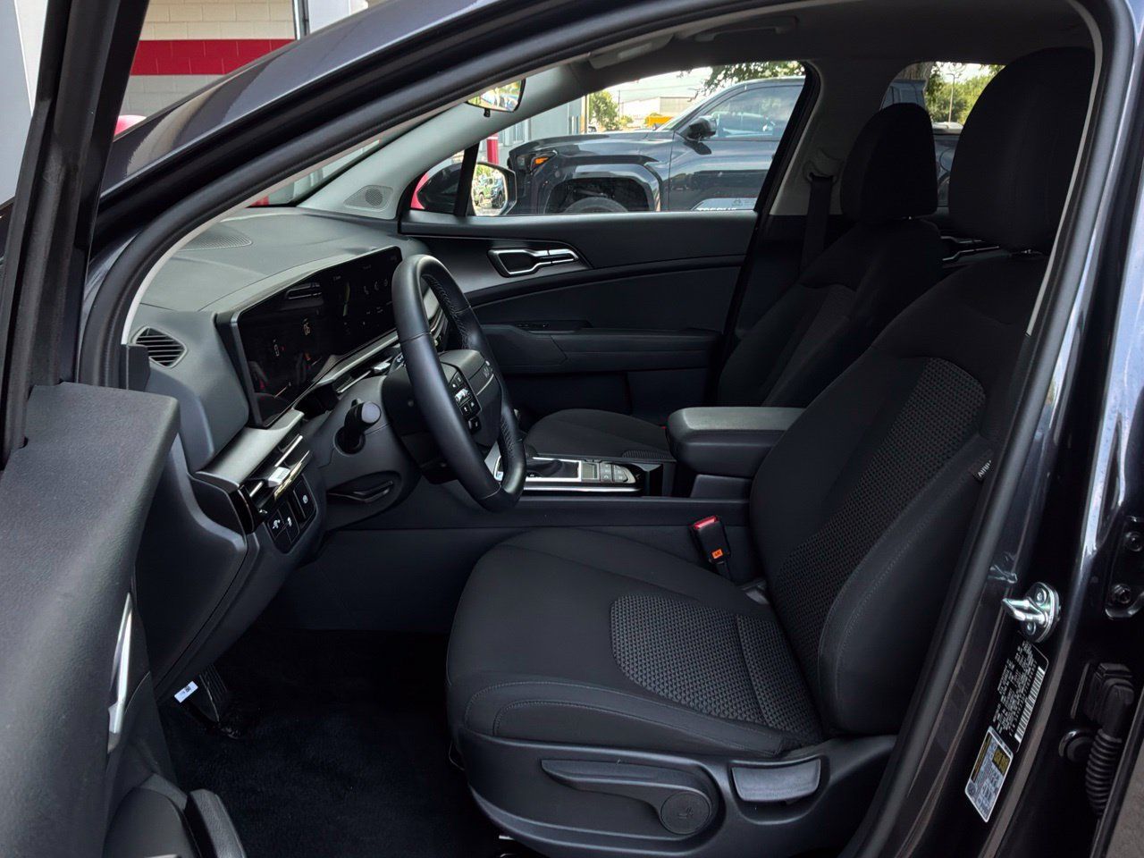Used 2026 Kia Sportage LX FWD image 8