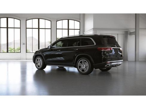 Certified 2022 Mercedes-Benz GLS 450 4MATIC image 31