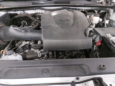 Used 2020 Toyota Tacoma TRD Sport image 29