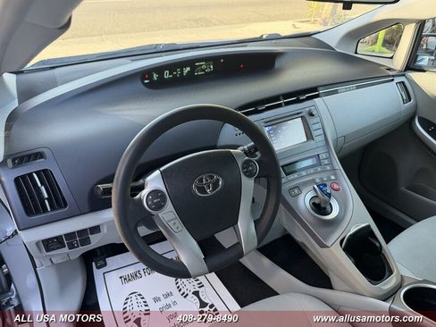 Used 2015 Toyota Prius Two FWD image 13