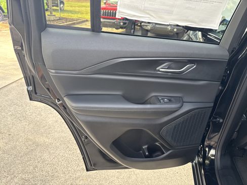 New 2025 Jeep Grand Cherokee Altitude image 22