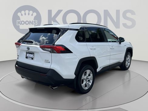 Used 2021 Toyota RAV4 XLE w/ Convenience Package AWD/4WD image 7