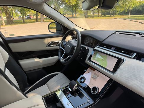 Used 2023 Land Rover Range Rover Velar R-Dynamic S image 26