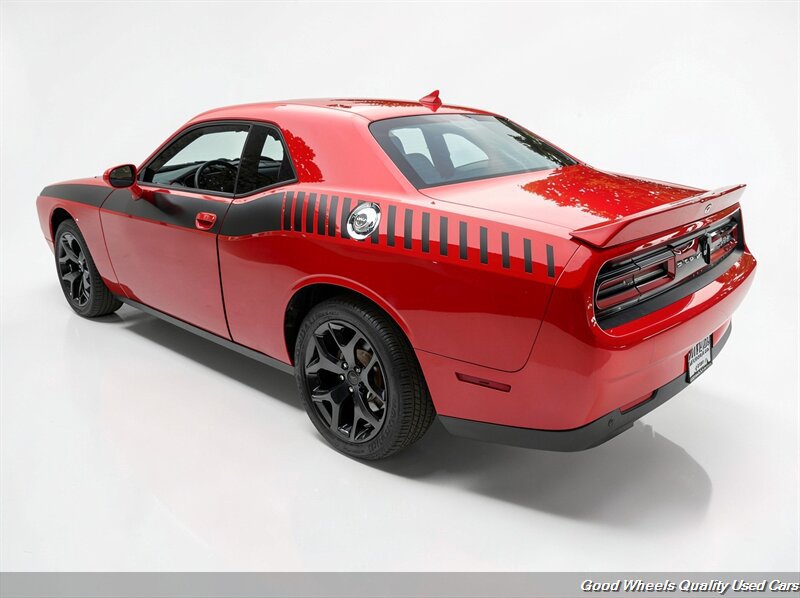 Used 2018 Dodge Challenger SXT Plus RWD image 7