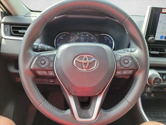 Used 2025 Toyota RAV4 XLE Premium AWD/4WD image 20