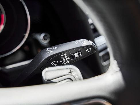 Used 2022 Bentley Bentayga AWD/4WD image 60