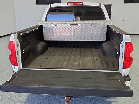 Used 2017 Toyota Tundra SR5 w/ SR5 Upgrade Package image 7