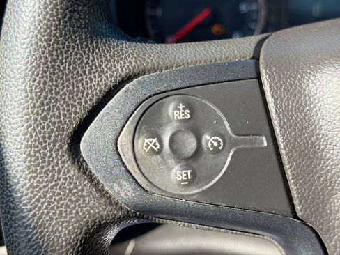 Used 2018 Chevrolet Silverado 1500 W/T AWD/4WD image 28