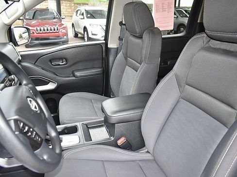 Certified 2023 Nissan Frontier SV image 17