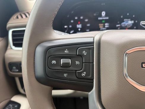 Used 2023 GMC Yukon XL Denali AWD/4WD image 23