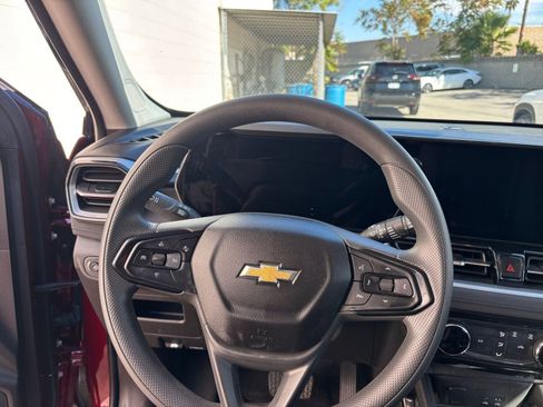 Used 2025 Chevrolet TrailBlazer LT image 34