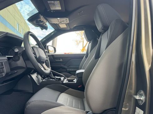 Used 2024 Toyota Tacoma 4x4 Double Cab image 13