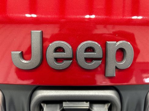 Used 2025 Jeep Compass Trailhawk AWD/4WD image 24