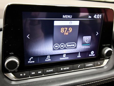 Used 2023 Nissan Rogue SV w/ SV Premium Package image 24