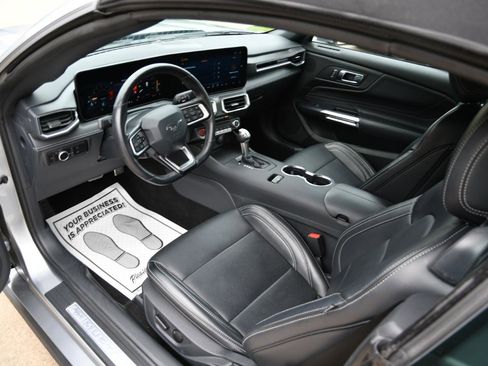 Used 2025 Ford Mustang Premium RWD image 26