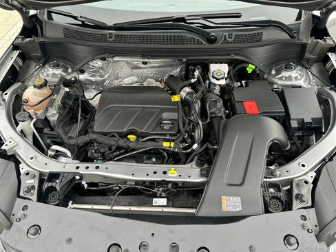 Used 2025 Chevrolet Trax ACTIV w/ Sunroof Package FWD image 15