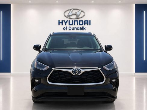 Used 2023 Toyota Highlander XLE FWD image 5