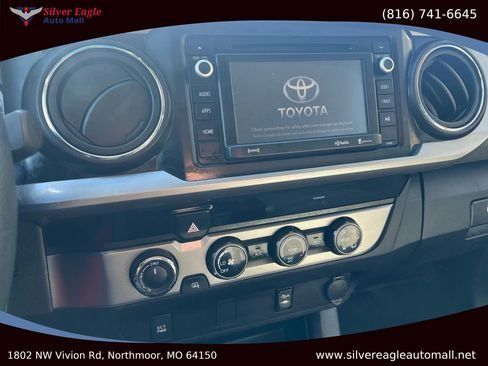 Used 2017 Toyota Tacoma SR5 image 11