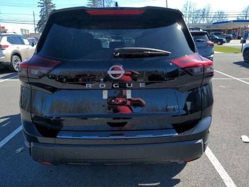 New 2026 Nissan Rogue SV w/ SV Premium Package AWD/4WD image 6