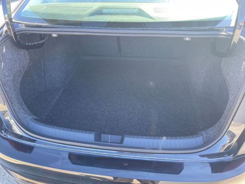 Used 2025 Volkswagen Jetta SE image 31