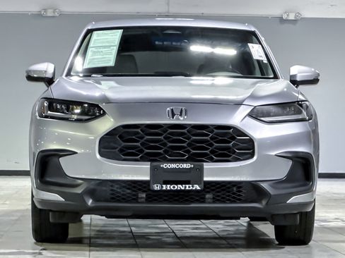 Used 2023 Honda HR-V LX image 5