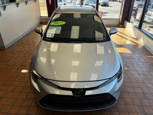 Used 2023 Toyota Corolla LE image 5