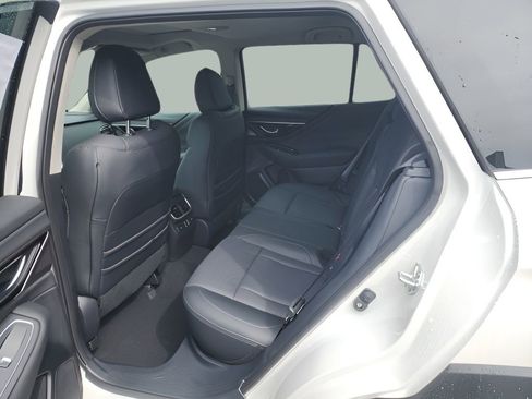 Used 2025 Subaru Outback Limited image 8