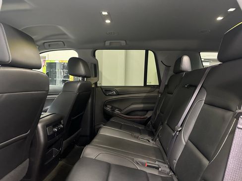 Used 2017 GMC Yukon SLT image 9