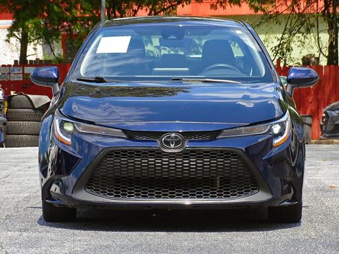 Used 2022 Toyota Corolla LE FWD image 9