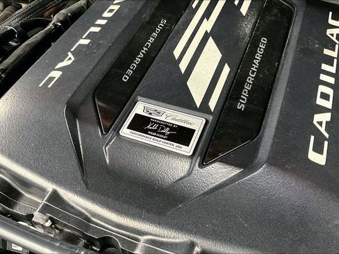 Used 2023 Cadillac Escalade ESV V image 42