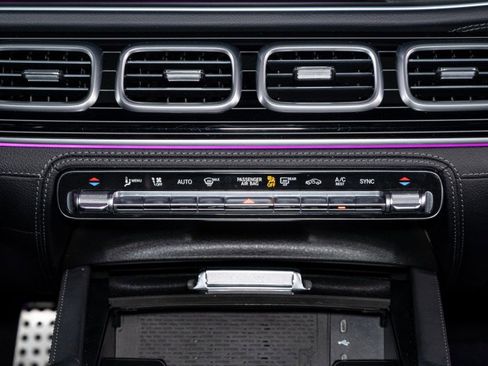 Certified 2024 Mercedes-Benz GLS 580 4MATIC image 19